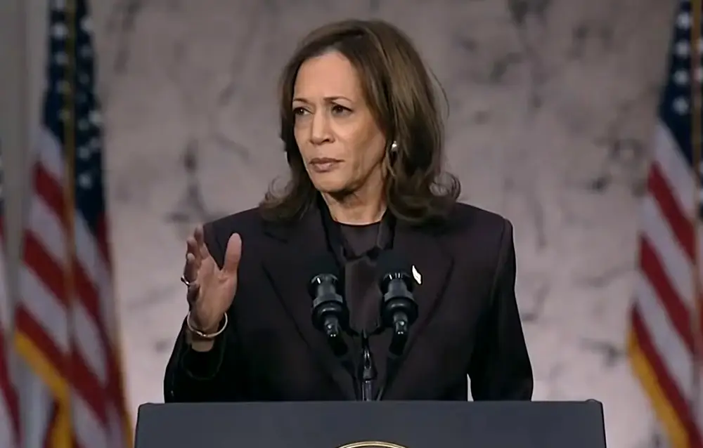 «Проиграли сражение, но не войну»: Камала Харрис рассчитывает стать лидером сопротивления Демпартии США