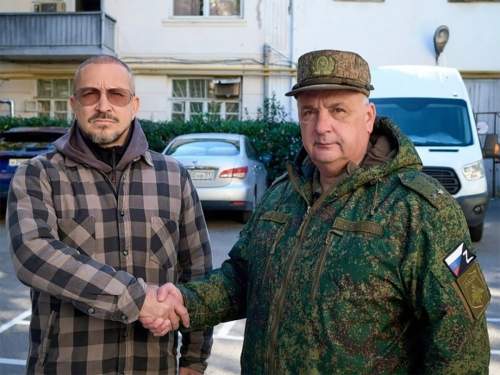 Певец Данко вступил в добровольческий отряд в Крыму