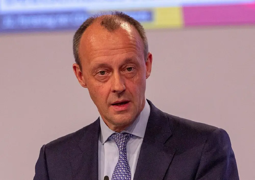 Лидер оппозиции ФРГ торопит Шольца с проведением выборов