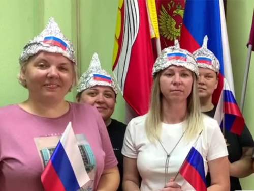 Воронежский депутат встал на сторону учителей с шапочками из фольги (ФОТО, ВИДЕО)