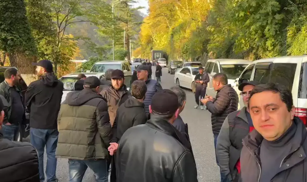 «Мандариновая революция»: к чему могут привести массовые протесты в Абхазии? «Мандариновая революция»: к чему могут привести массовые протесты в Абхазии?