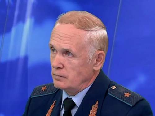 Генерал Попов объяснил загадочное поведение ракет Х 101 во время налета на Киев Генерал Попов объяснил загадочное поведение ракет Х 101 во время налета на Киев