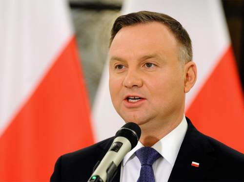 Анджей Дуда потерял часть пальца: ему потребовалась операция