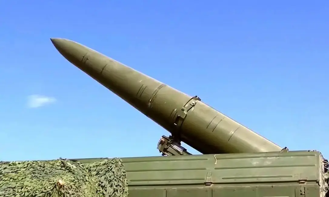 Ракета ОТРК «Искандер» прилетела точно по месту скопления техники и живой силы ВСУ под Сумами Ракета ОТРК «Искандер» прилетела точно по месту скопления техники и живой силы ВСУ под Сумами