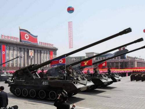 Опубликовано фото вероятной перевозки артиллерии КНДР по территории России (ФОТО) Опубликовано фото вероятной перевозки артиллерии КНДР по территории России (ФОТО)