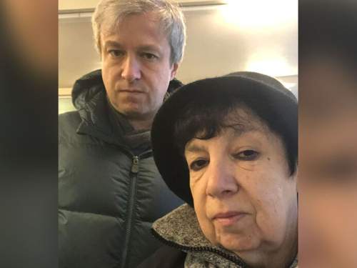 SHOT: мать кинокритика Долина* задержана в аэропорту Москвы из-за таблеток