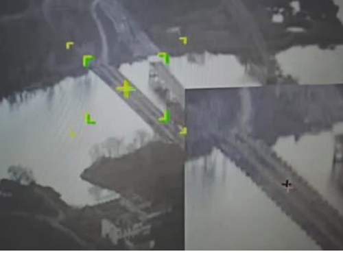 «Ювелирная точность»: ВС РФ ракетой Х 38 уничтожили переправу ВСУ через Северский Донец (ВИДЕО) «Ювелирная точность»: ВС РФ ракетой Х 38 уничтожили переправу ВСУ через Северский Донец (ВИДЕО)