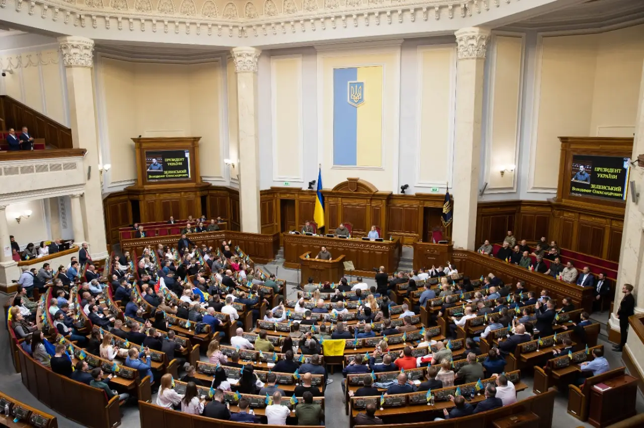 Украинские депутаты испугались «Орешника» и отменили заседания Верховной рады Украинские депутаты испугались «Орешника» и отменили заседания Верховной рады