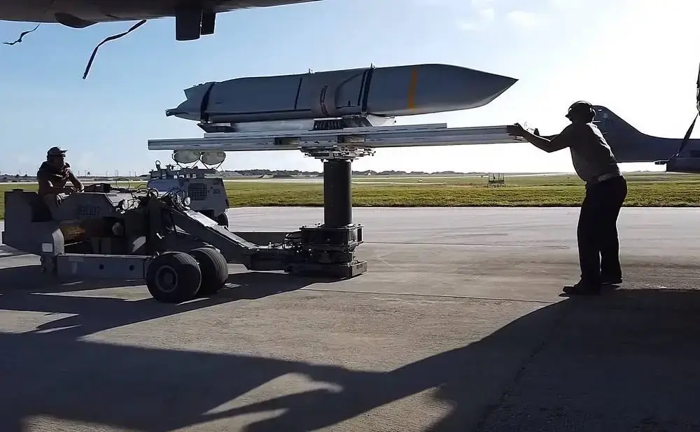 Киев в ближайшее время может вооружиться крылатыми ракетами большой дальности AGM-158A JASSM