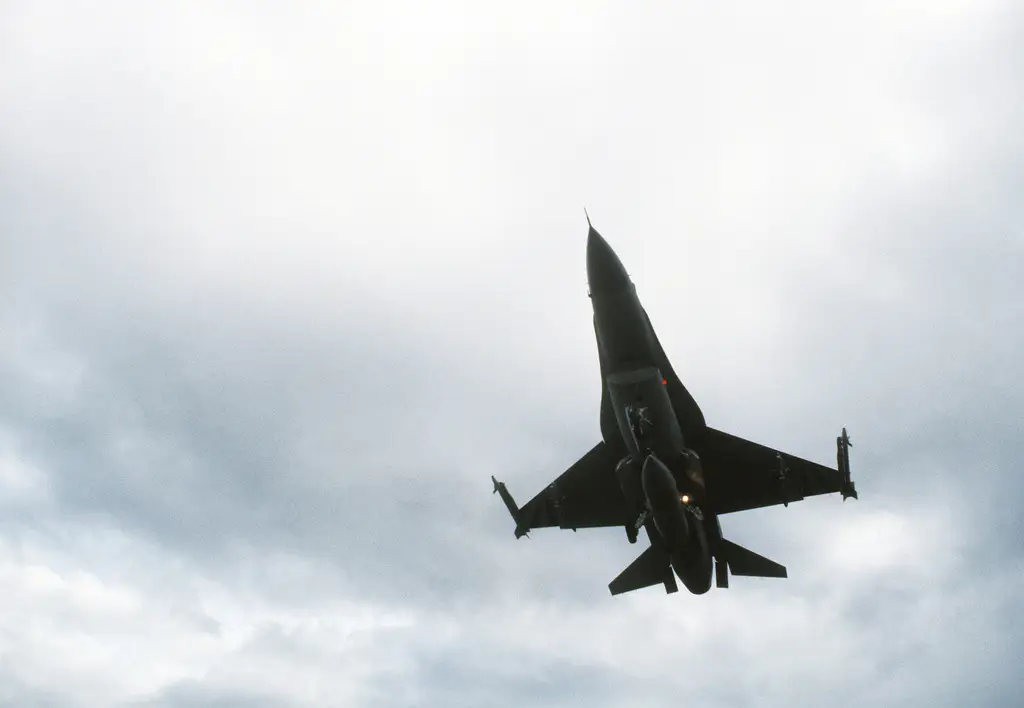 Ракетный удар ВС РФ уничтожил F-16: первый задокументированный случай в ходе СВО Ракетный удар ВС РФ уничтожил F-16: первый задокументированный случай в ходе СВО