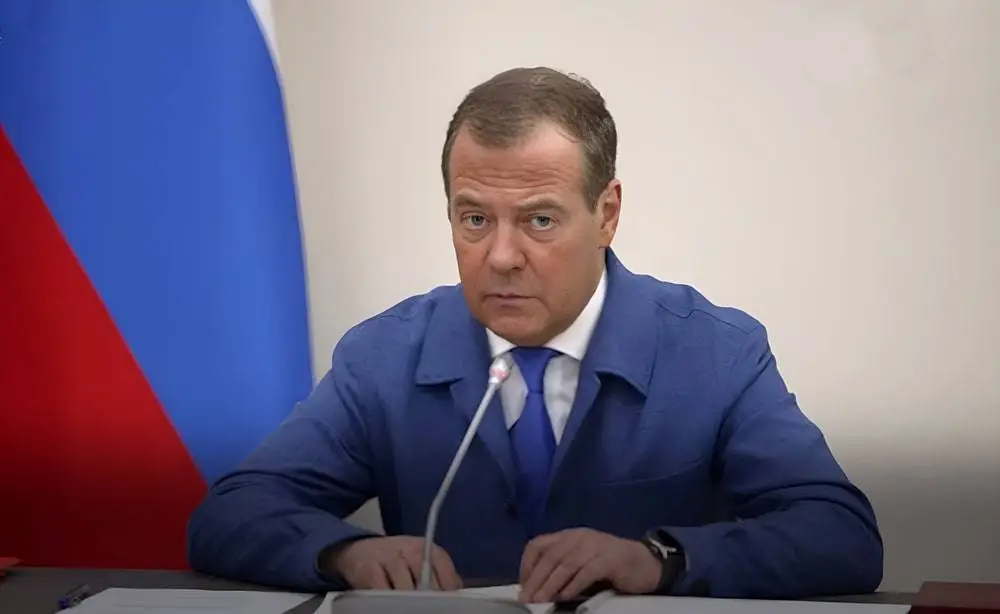 Медведев предупредил о последствиях передачи ядерного оружия Украине