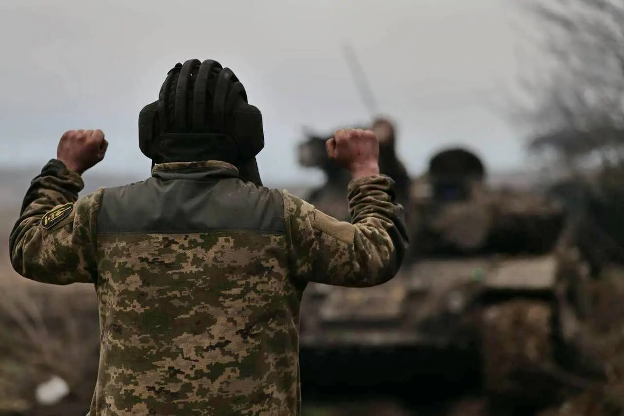 «Не менее 100 тысяч»: The Economist подсчитал погибших и раненых военных ВСУ «Не менее 100 тысяч»: The Economist подсчитал погибших и раненых военных ВСУ