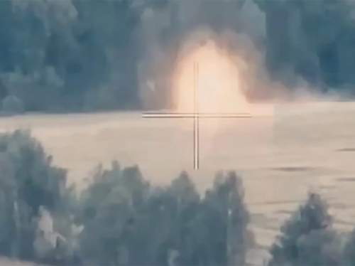 ДРГ ВСУ пыталась прорваться в Белгородскую область на БТР (ВИДЕО) ДРГ ВСУ пыталась прорваться в Белгородскую область на БТР (ВИДЕО)