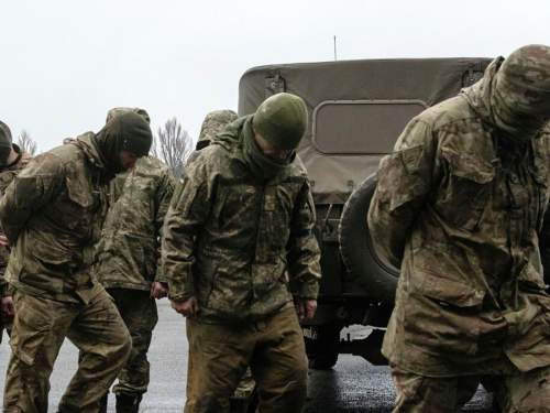 Массовая сдача бойцов ВСУ в плен попала на видео (ВИДЕО) Массовая сдача бойцов ВСУ в плен попала на видео (ВИДЕО)