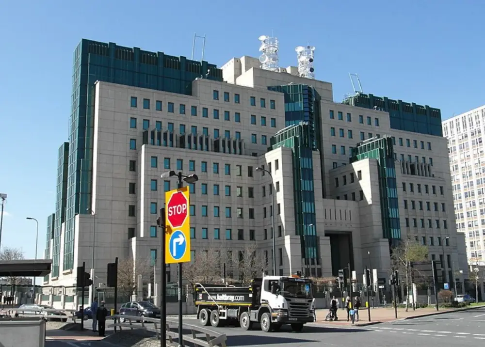 Глава британской разведки заявил о разоблачении «безрассудной кампании российского саботажа»