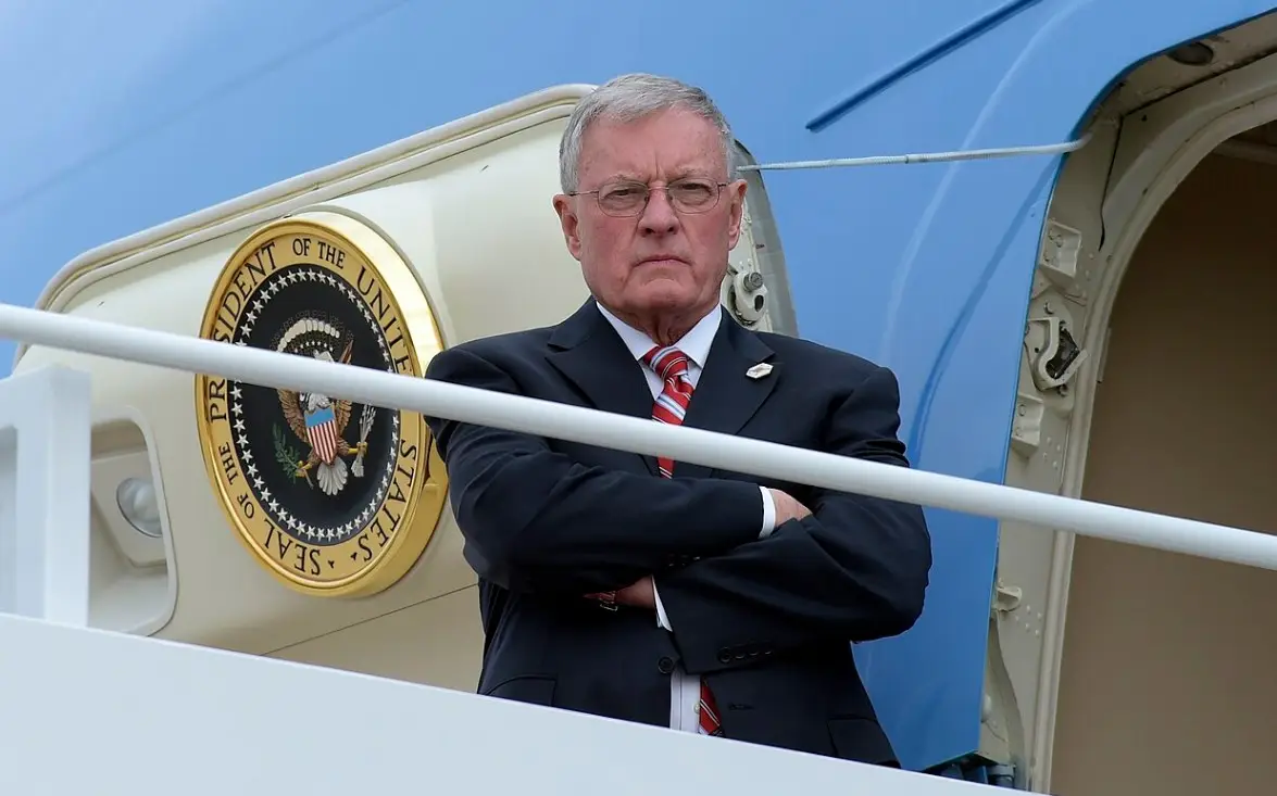 Стимулы для России и давление на Киев: СМИ публикуют «план Келлога» по урегулированию украинского конфликта Стимулы для России и давление на Киев: СМИ публикуют «план Келлога» по урегулированию украинского конфликта