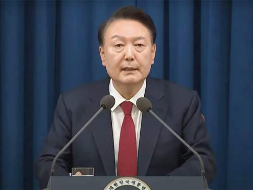 Власти Южной Кореи ввели военное положение Власти Южной Кореи ввели военное положение