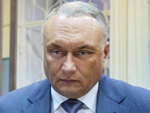 Арестованный экс-сенатор Савельев пожаловался на «неприлично» маленький телевизор в камере СИЗО Арестованный экс-сенатор Савельев пожаловался на «неприлично» маленький телевизор в камере СИЗО