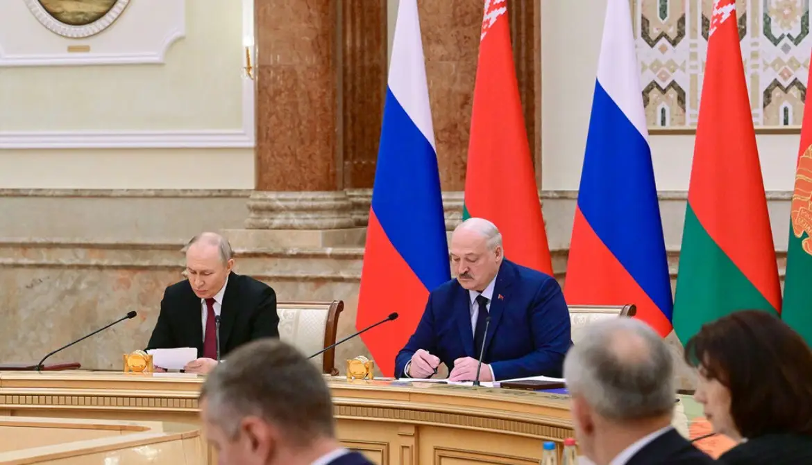 Путин: гарантии безопасности между Россией и Беларусью предполагают использование ядерных сил