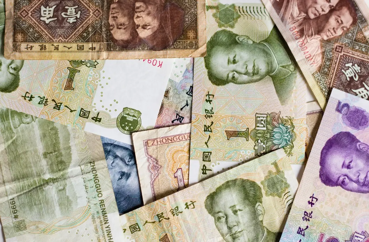 Спрос на облигации Китая растет быстрыми темпами, в то время как от бумаг США избавляются