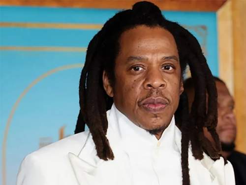 Рэпера Jay-Z обвинили в изнасиловании 13-летней девочки вместе с Пи Дидди Рэпера Jay-Z обвинили в изнасиловании 13-летней девочки вместе с Пи Дидди