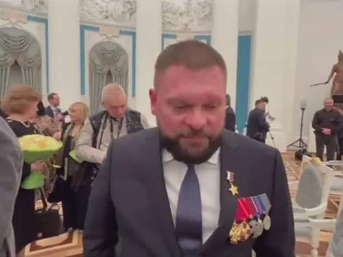 Путин наградил военкора Поддубного и главу Росгвардии Золотова звездой Героя России (ФОТО) Путин наградил военкора Поддубного и главу Росгвардии Золотова звездой Героя России (ФОТО)