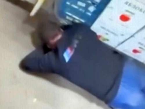 В Туве начались нападения на мигрантов после ложных сообщений о заражении ВИЧ несовершеннолетней В Туве начались нападения на мигрантов после ложных сообщений о заражении ВИЧ несовершеннолетней
