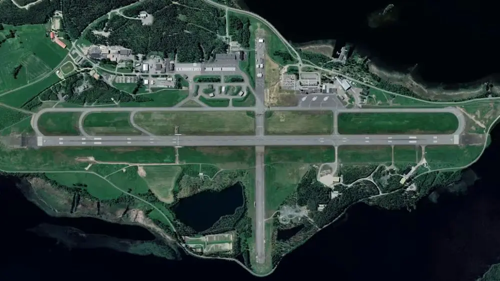 Издержки вступления в НАТО: десятки финских семей лишатся жилья, так как оно находится вблизи военных аэродромов и будет снесено Издержки вступления в НАТО: десятки финских семей лишатся жилья, так как оно находится вблизи военных аэродромов и будет снесено