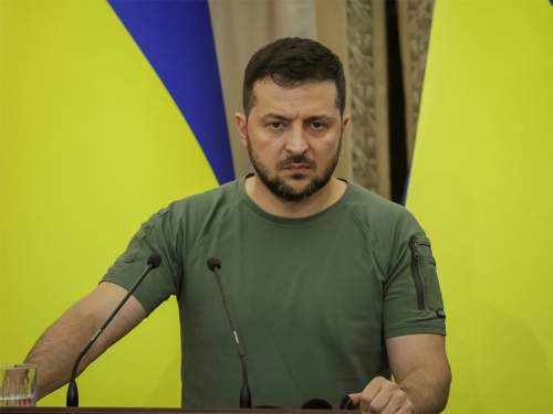 Зеленский потребовал от Запада компенсацию за отказ от приглашения в НАТО