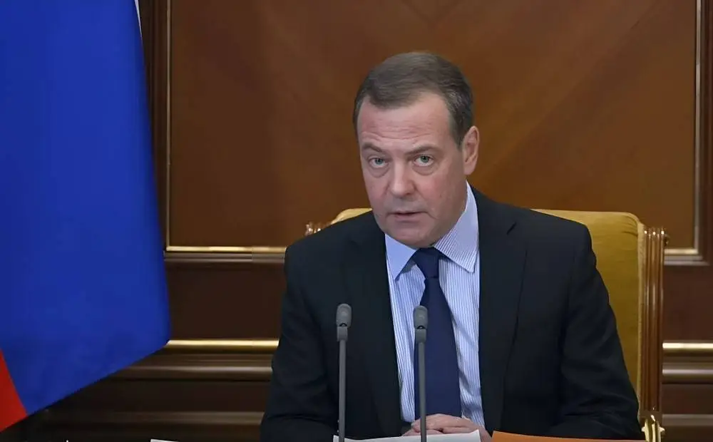 Медведев: военно-политическое руководство Украины должно быть уничтожно Медведев: военно-политическое руководство Украины должно быть уничтожно