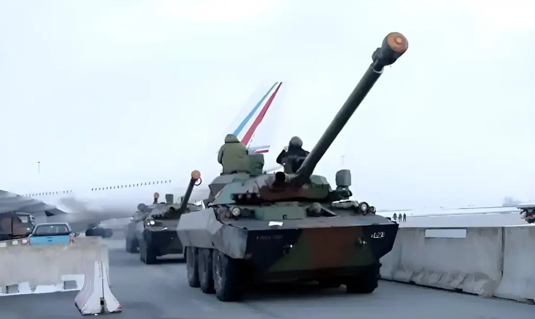 В ЕС задумались об отправке 100-тысячного контингента «миротворцев» на Украину В ЕС задумались об отправке 100-тысячного контингента «миротворцев» на Украину