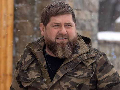 Кадыров пообещал 500 тысяч рублей тем, кто назовет детей в честь героев Чечни