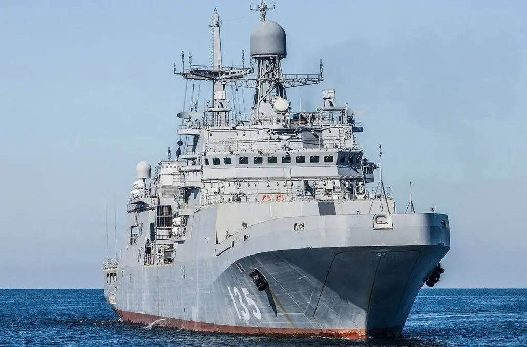 Флотилия из трех БДК и двух ролкеров направляются за российской техникой и военными в Тартус