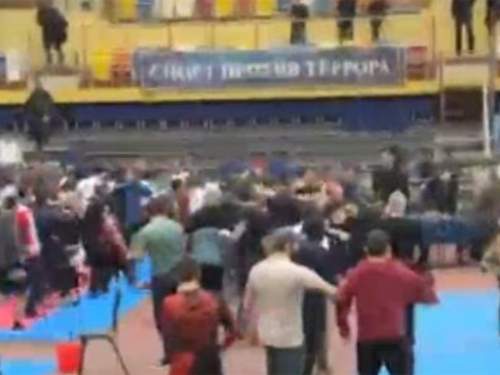 В Дагестане произошла массовая драка после победы «не того» спортсмена на турнире «Кубок гор» В Дагестане произошла массовая драка после победы «не того» спортсмена на турнире «Кубок гор»