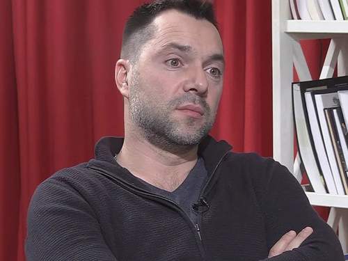 Арестович* раскрыл хитрый план Зеленского: хочет затянуть конфликт еще на два года Арестович* раскрыл хитрый план Зеленского: хочет затянуть конфликт еще на два года