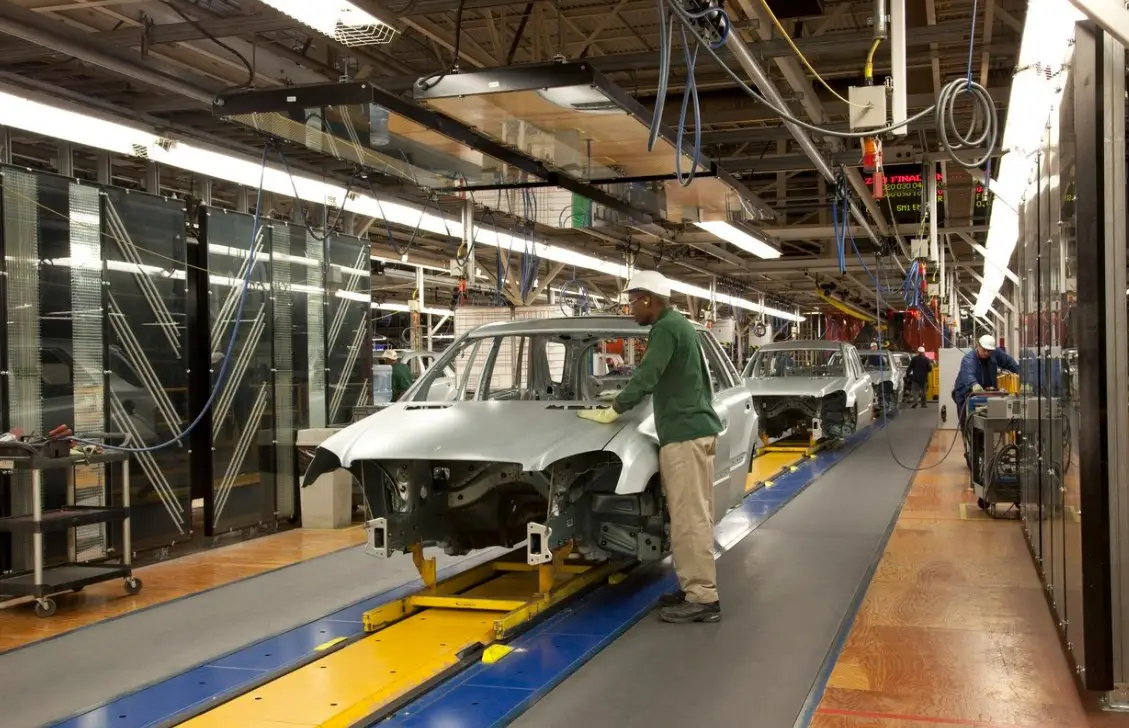 Мрачный прогноз: экономика ФРГ потеряет 500 тысяч рабочих мест в автомобильной индустрии за 10 лет Мрачный прогноз: экономика ФРГ потеряет 500 тысяч рабочих мест в автомобильной индустрии за 10 лет