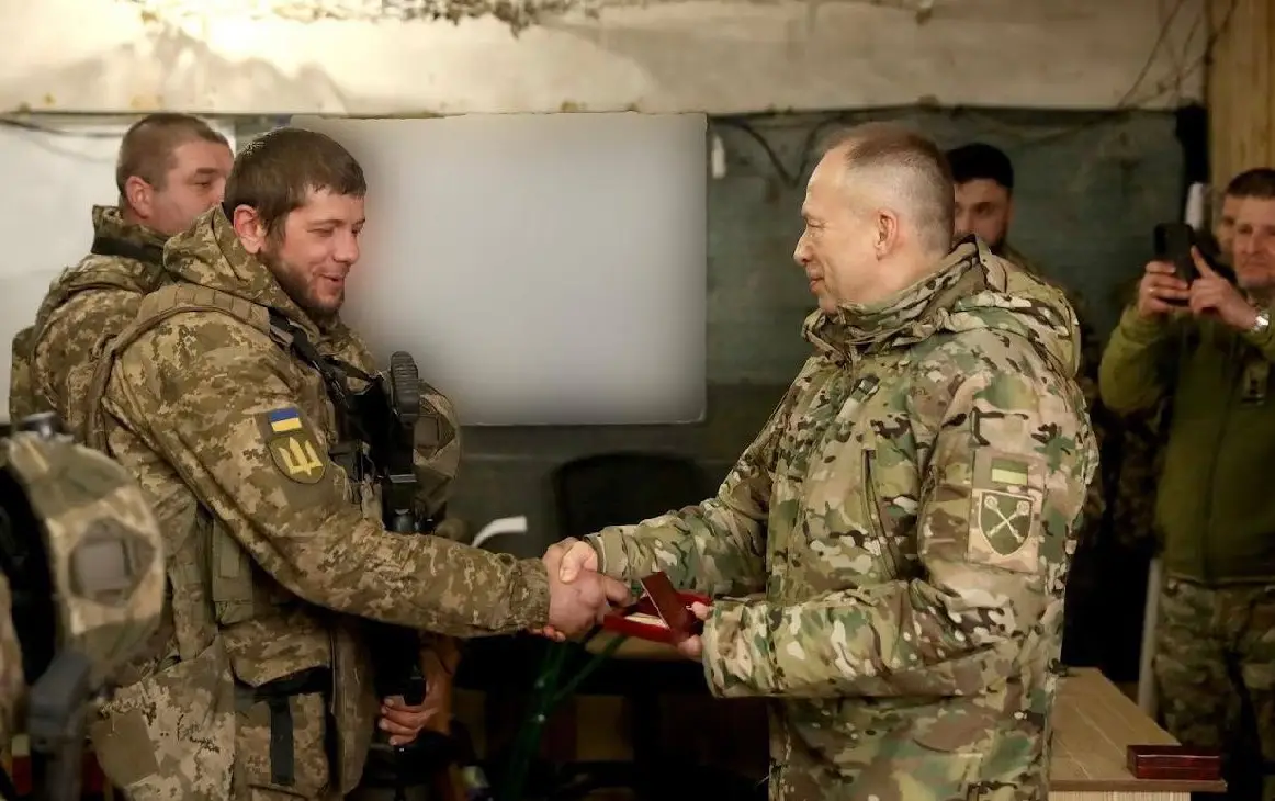 Для поддержания боевого духа: главком ВСУ отчитался о поездке в оккупированную ВСУ часть Курской области Для поддержания боевого духа: главком ВСУ отчитался о поездке в оккупированную ВСУ часть Курской области