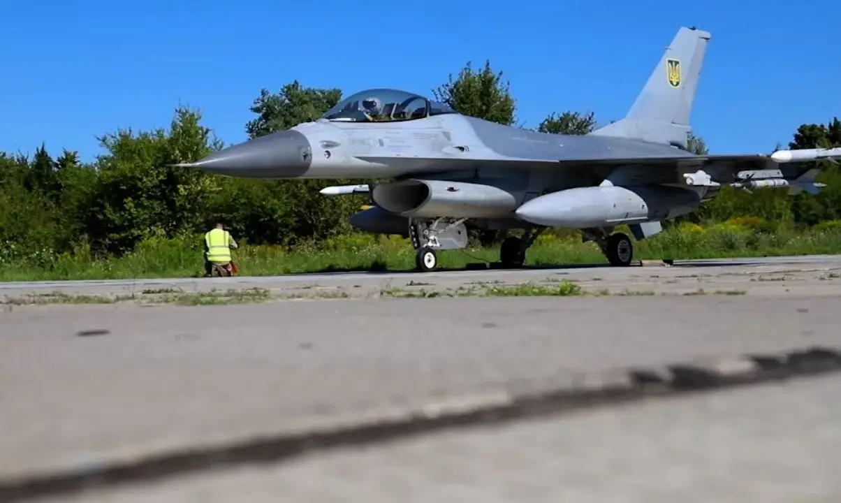 Британия подготовила для управления F-16 200 пилотов ВСУ