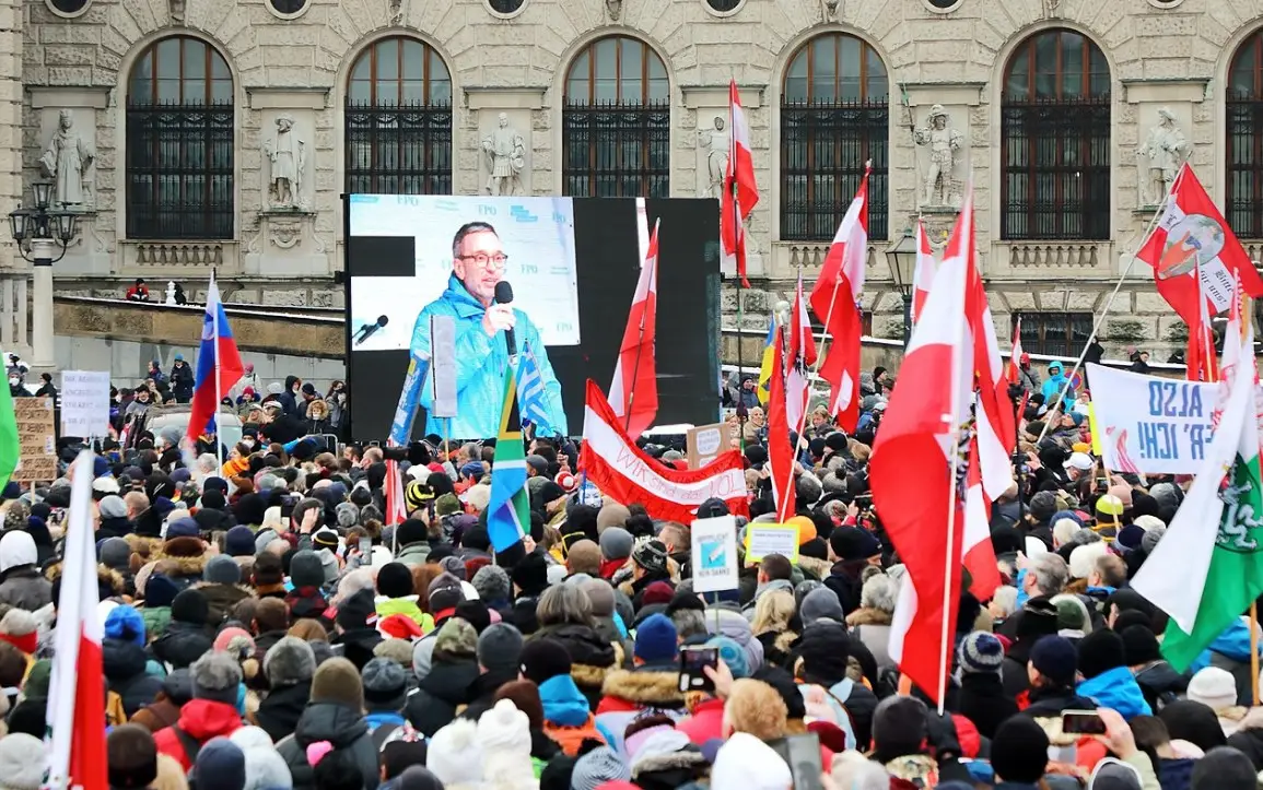 У Орбана и Фицо новый союзник в ЕС: в Австрии мандат впервые получают крайне правые силы