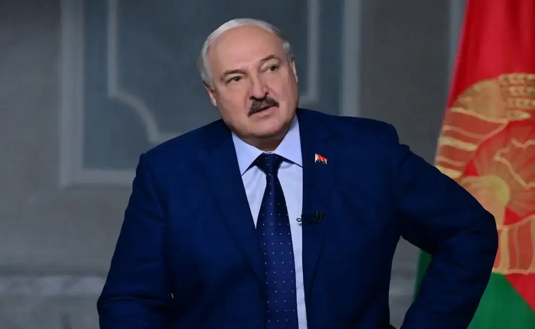 Лукашенко объяснил, почему белорусская диктатура лучше украинской демократии