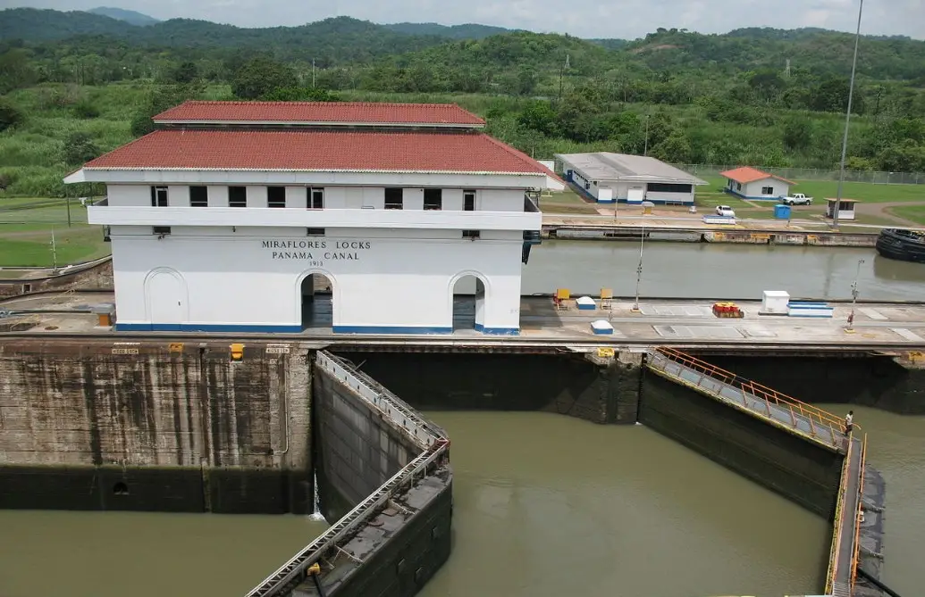 Трамп не исключает силовой сценарий захвата Панамского канала и Гренландии