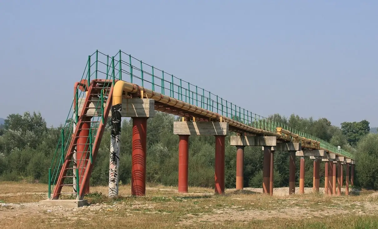 Украина планирует вслед за газом лишить Венгрию и Словакии нефти из России