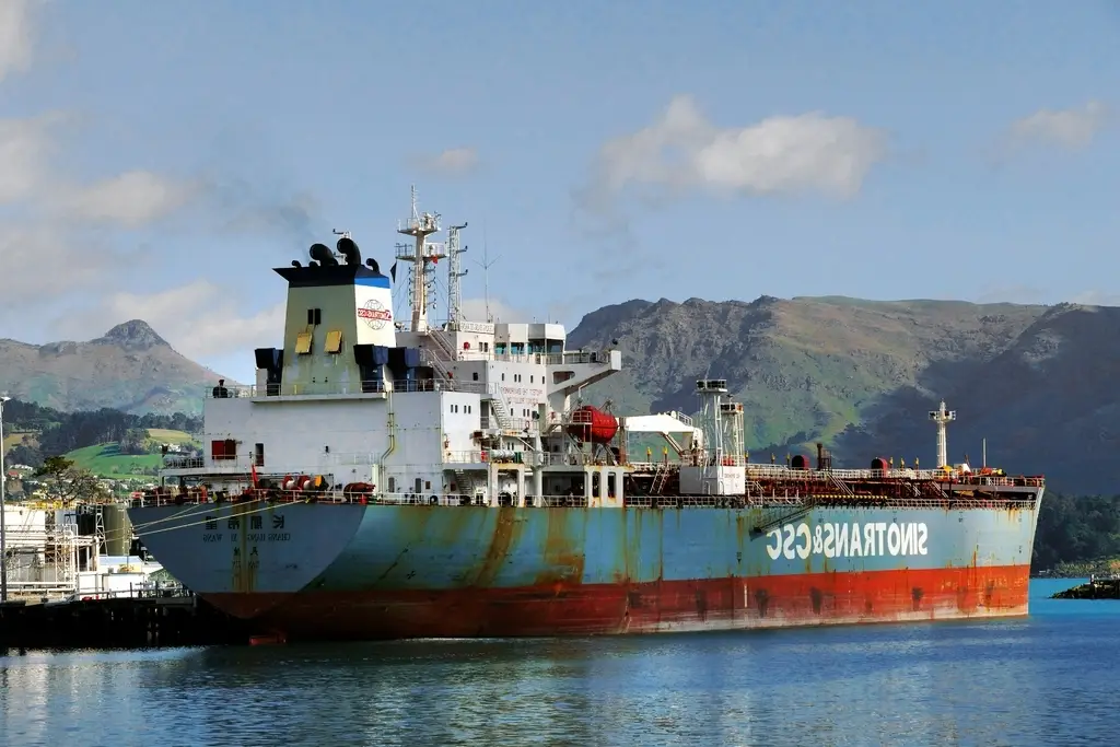 В МИД Китая отвергают заявления, что Пекин соблюдает санкции США