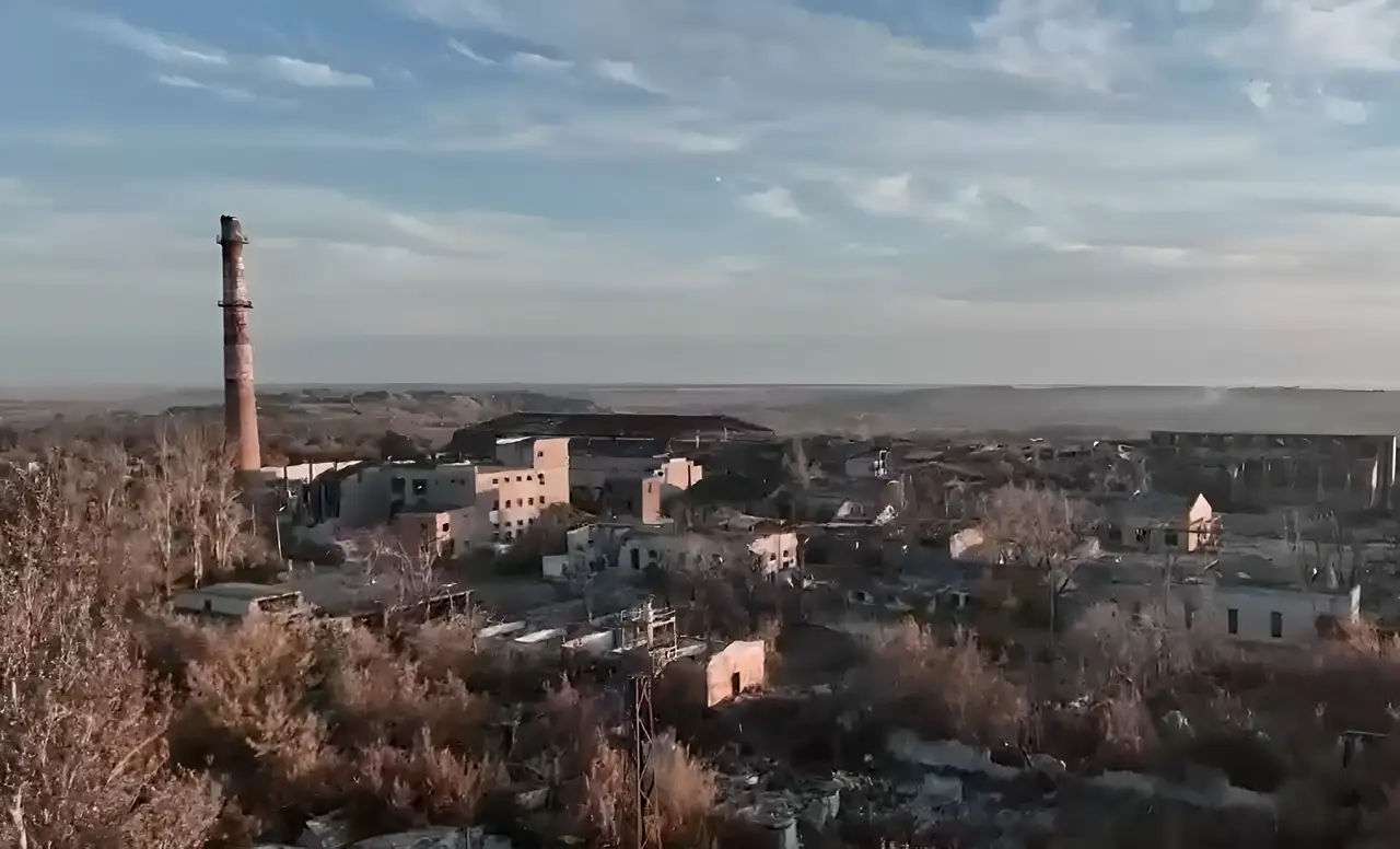 Бойцы ВДВ завершают зачистку Огнеупорного комбината в Часовом Яре, ВСУ цепляются за прилегающие строения