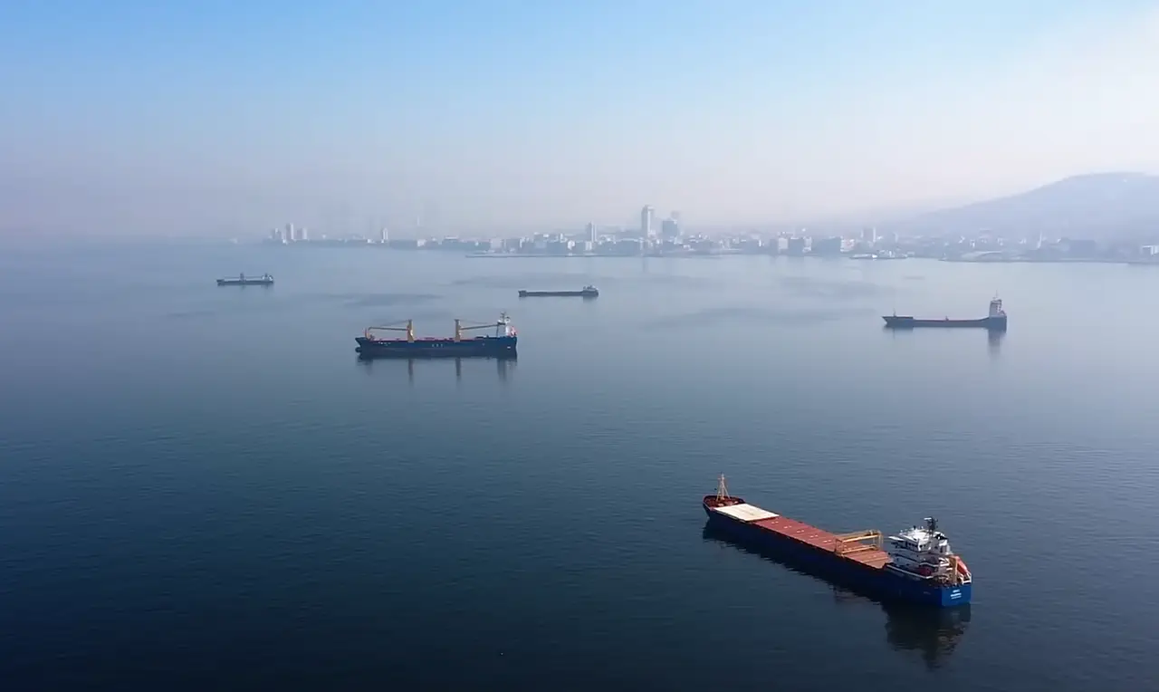 Глобальный рынок под угрозой: Китай скупает нефть, но только не российскую