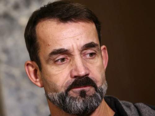 Фото Певцова сняли со стены почета «Ленкома Марка Захарова» (ФОТО)