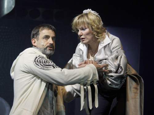 Дочь Марка Захарова покинула &laquo;Ленком&raquo; вслед за Певцовым