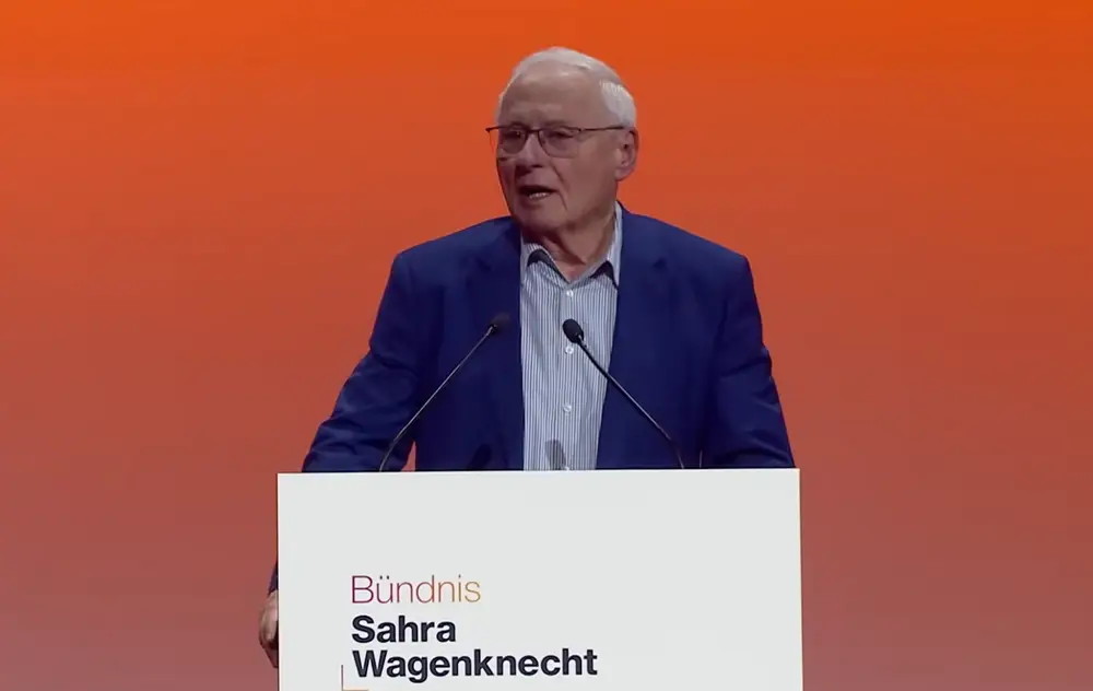 «Мы никогда не должны были покупать газ у США»: экс-министр финансов ФРГ назвал двойные стандарты причиной всех проблем немецкой экономики