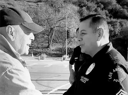 Тяжелобольной Брюс Уиллис впервые за три года появился на публике (ВИДЕО)