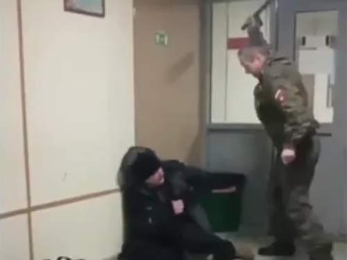 В Туве контрактников избили дубинкой и шокером перед отправкой на СВО